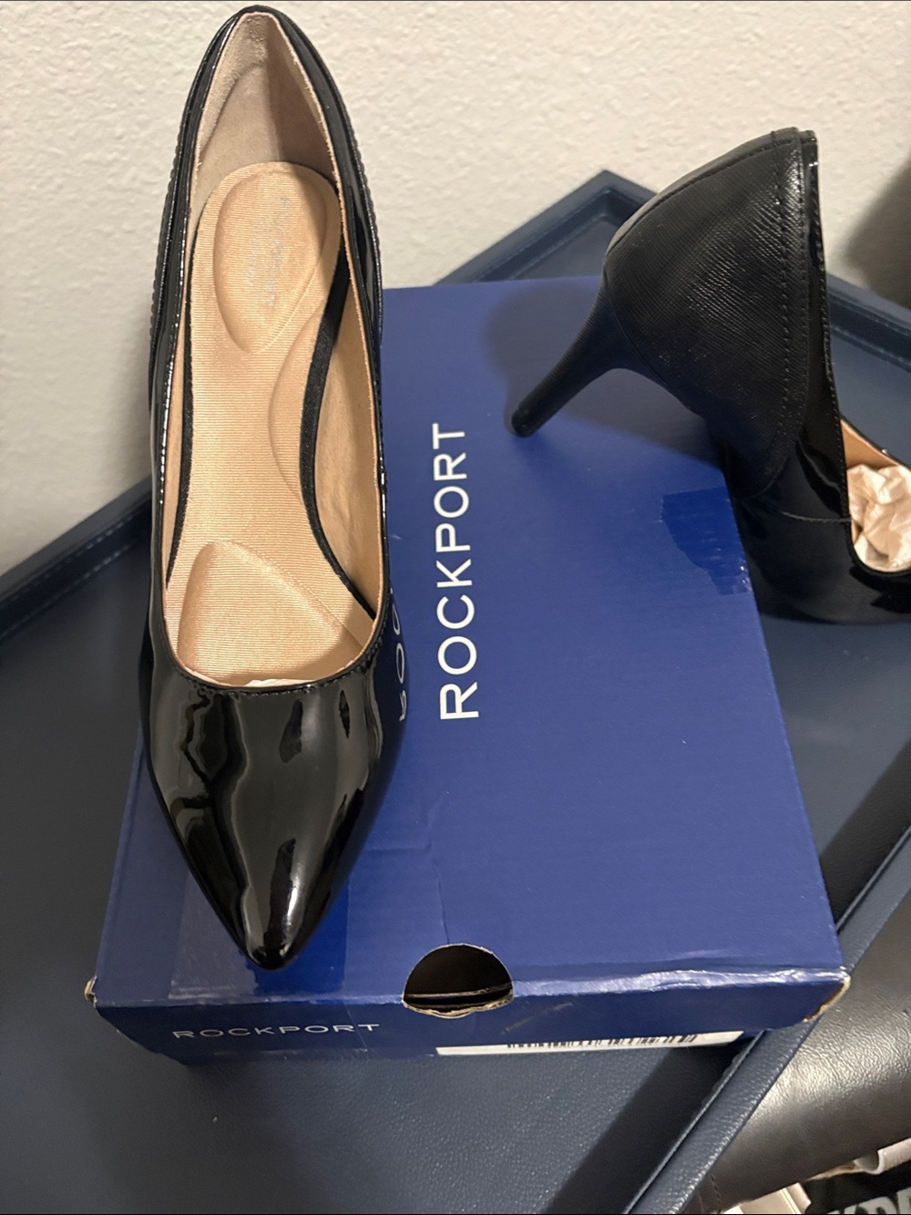 Rockport Black Patent Pointed Toe Mid Heels